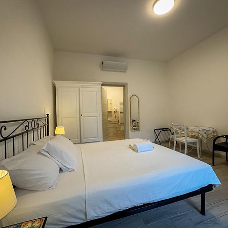 Sg Rooms - Casa Laura Peschiera del Garda Zewnętrze zdjęcie