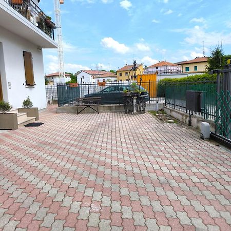 Sg Rooms - Casa Laura Peschiera del Garda Zewnętrze zdjęcie