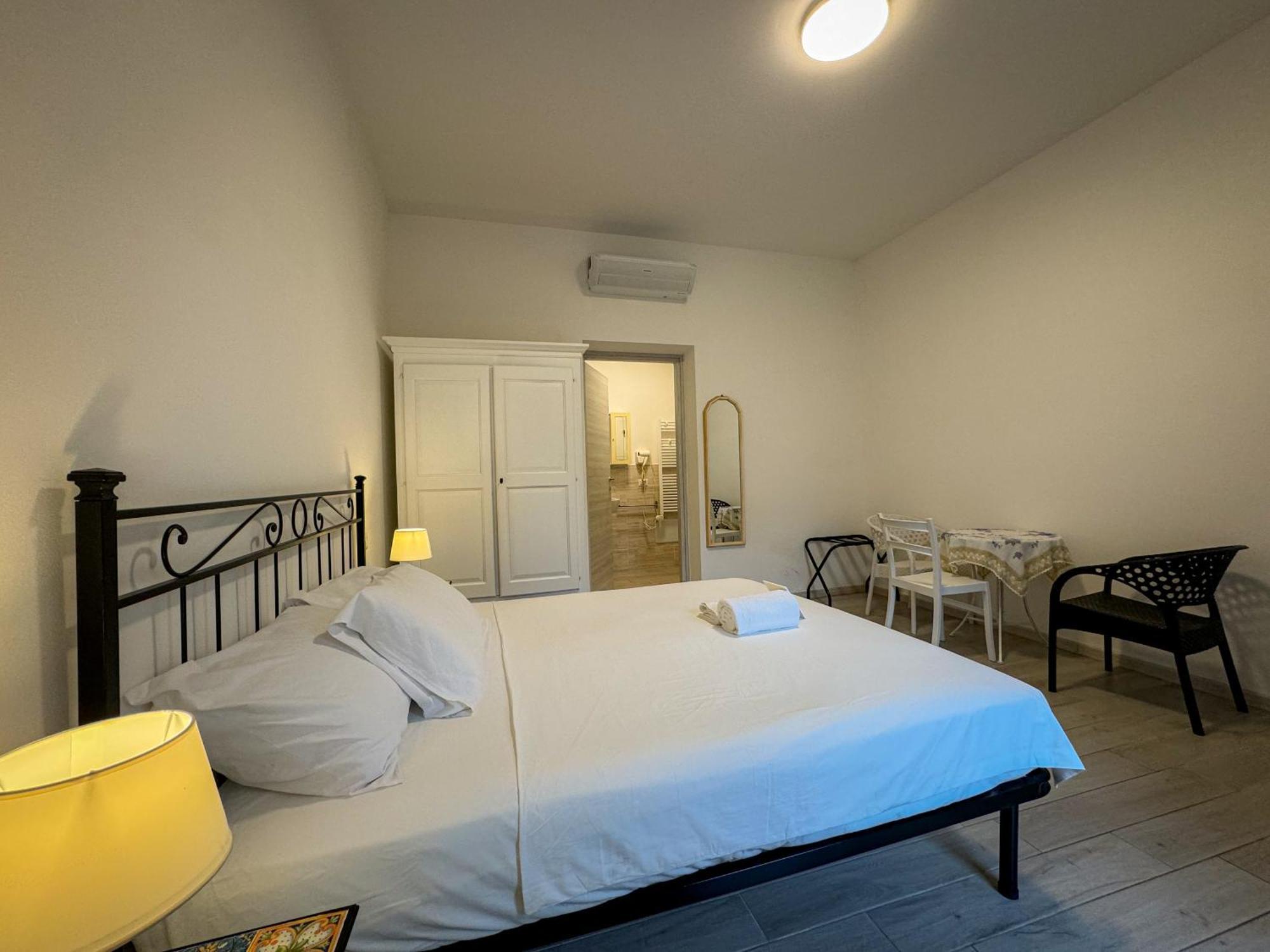 Sg Rooms - Casa Laura Peschiera del Garda Zewnętrze zdjęcie