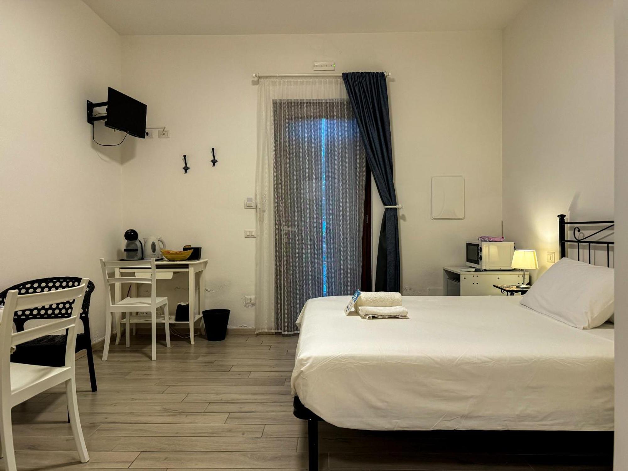 Sg Rooms - Casa Laura Peschiera del Garda Zewnętrze zdjęcie