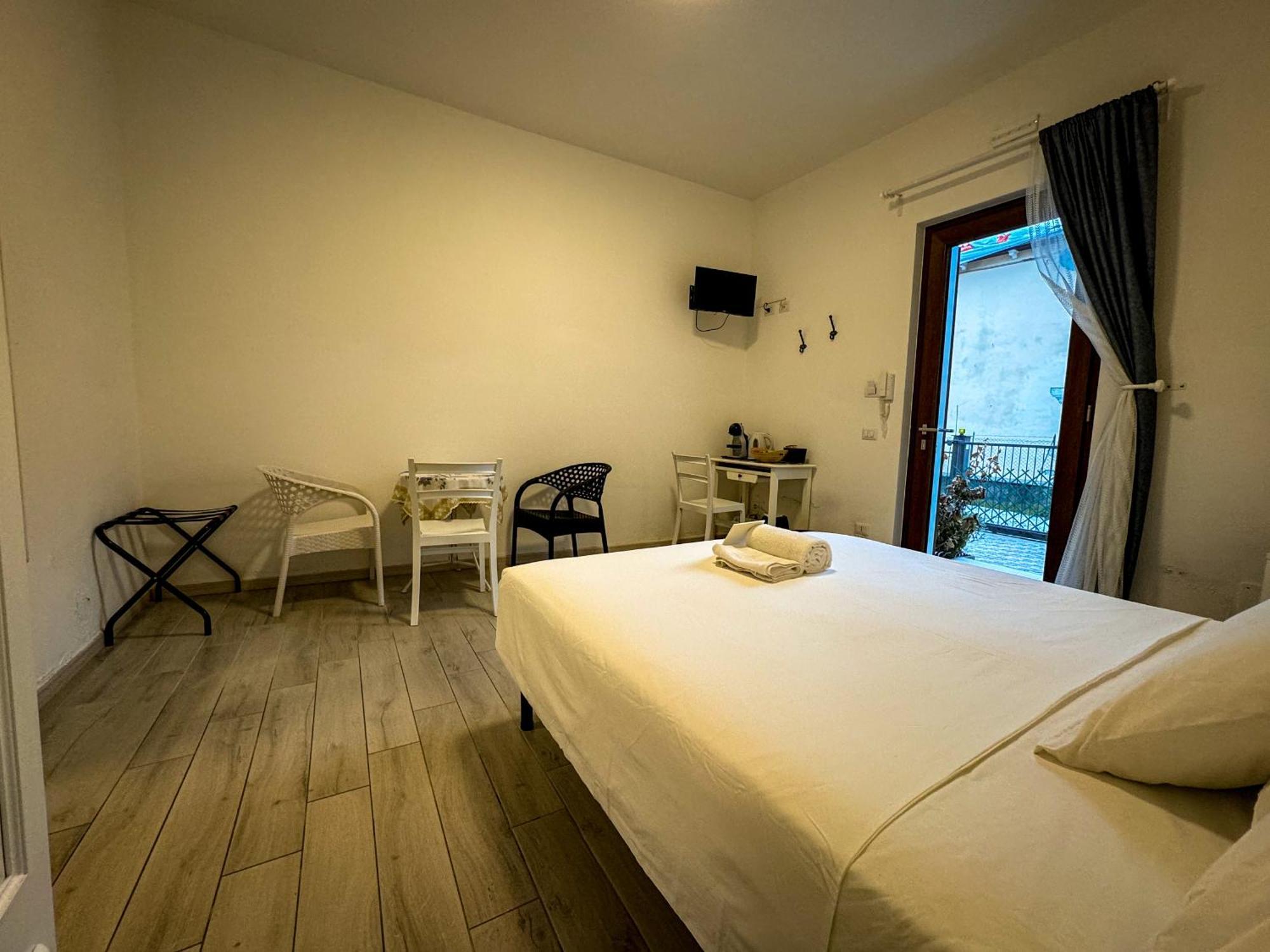 Sg Rooms - Casa Laura Peschiera del Garda Zewnętrze zdjęcie