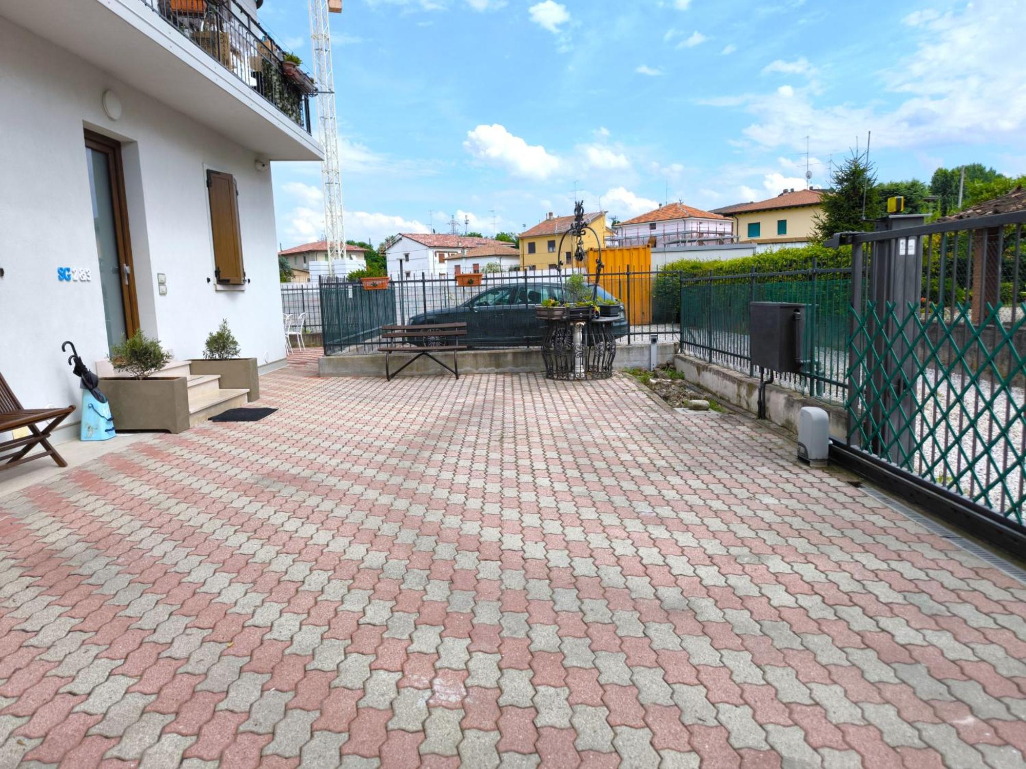 Sg Rooms - Casa Laura Peschiera del Garda Zewnętrze zdjęcie